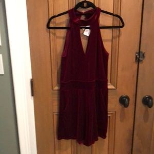 Veronica M size S burgundy velvet romper